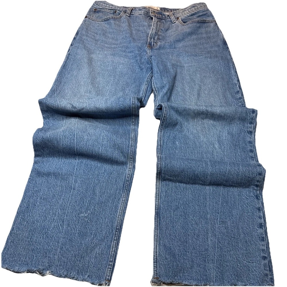 Abercrombie & Fitch Jeans Womens 31  12 High Rise 90s Relaxed Light Wash Raw Hem
